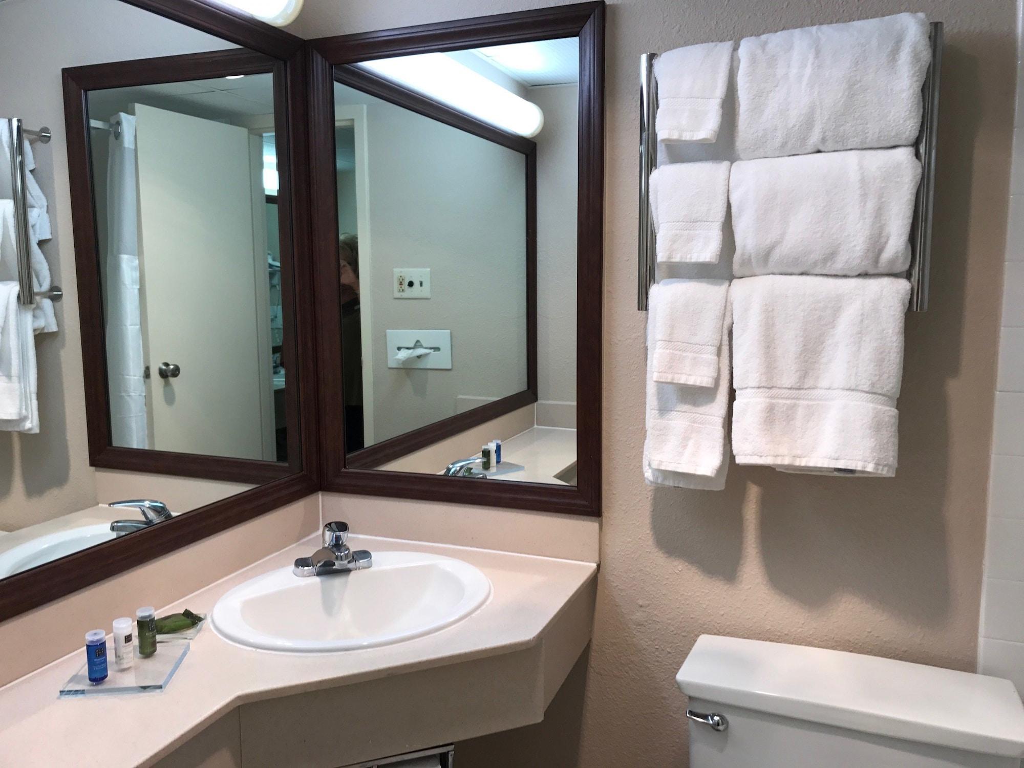 Radisson Hotel Louisville North Jeffersonville Δωμάτιο φωτογραφία
